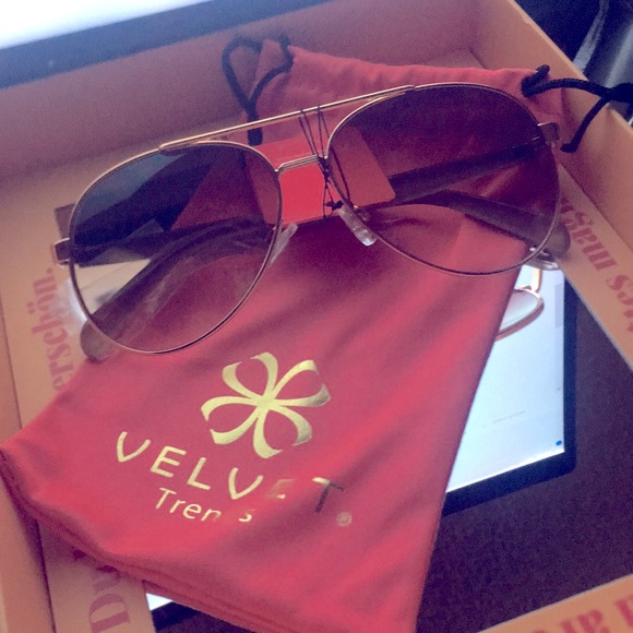 Velvet Trends Sunglasses Rose Gold Aviator Frames - Picture 4 of 7